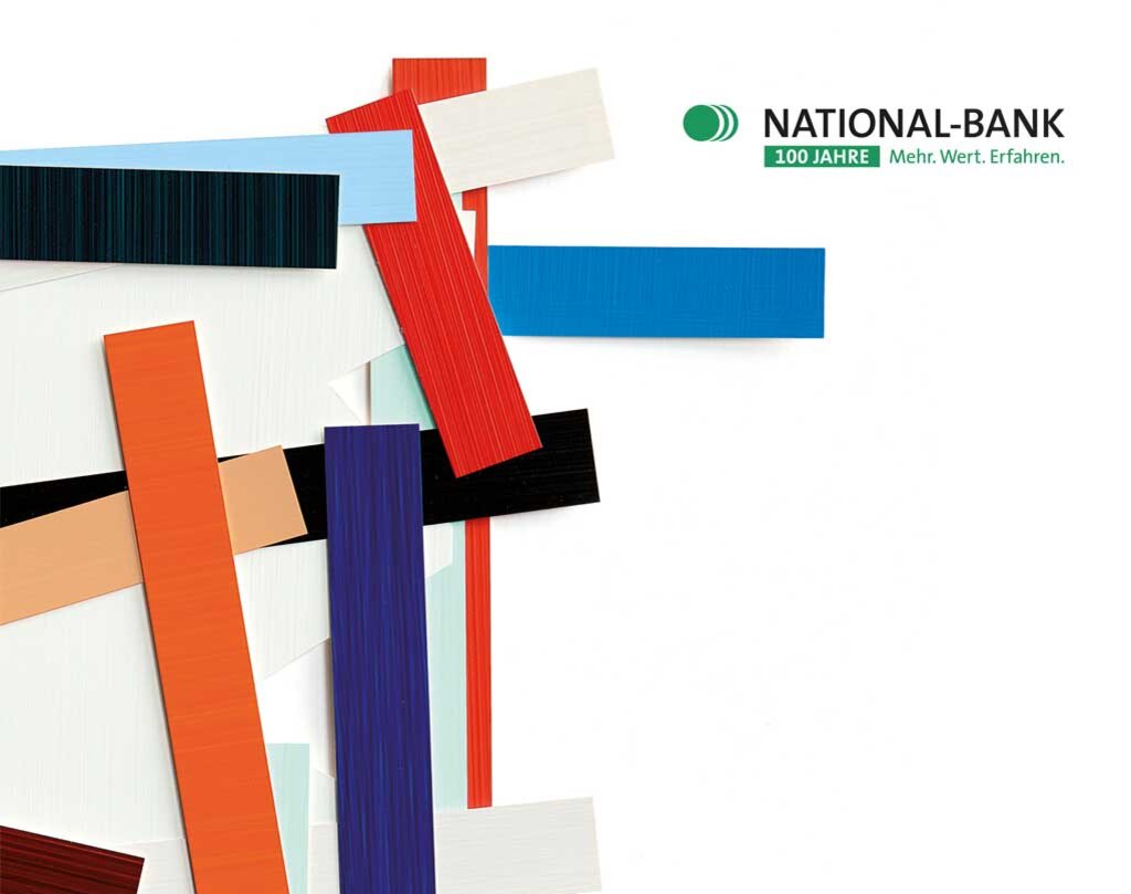 Titelbild Geschaeftsbericht 2021, Ausschnitt des Kunstwerk "Vega Ed." von Imi Knoebel, 1996/2017 und Logo der National-Bank