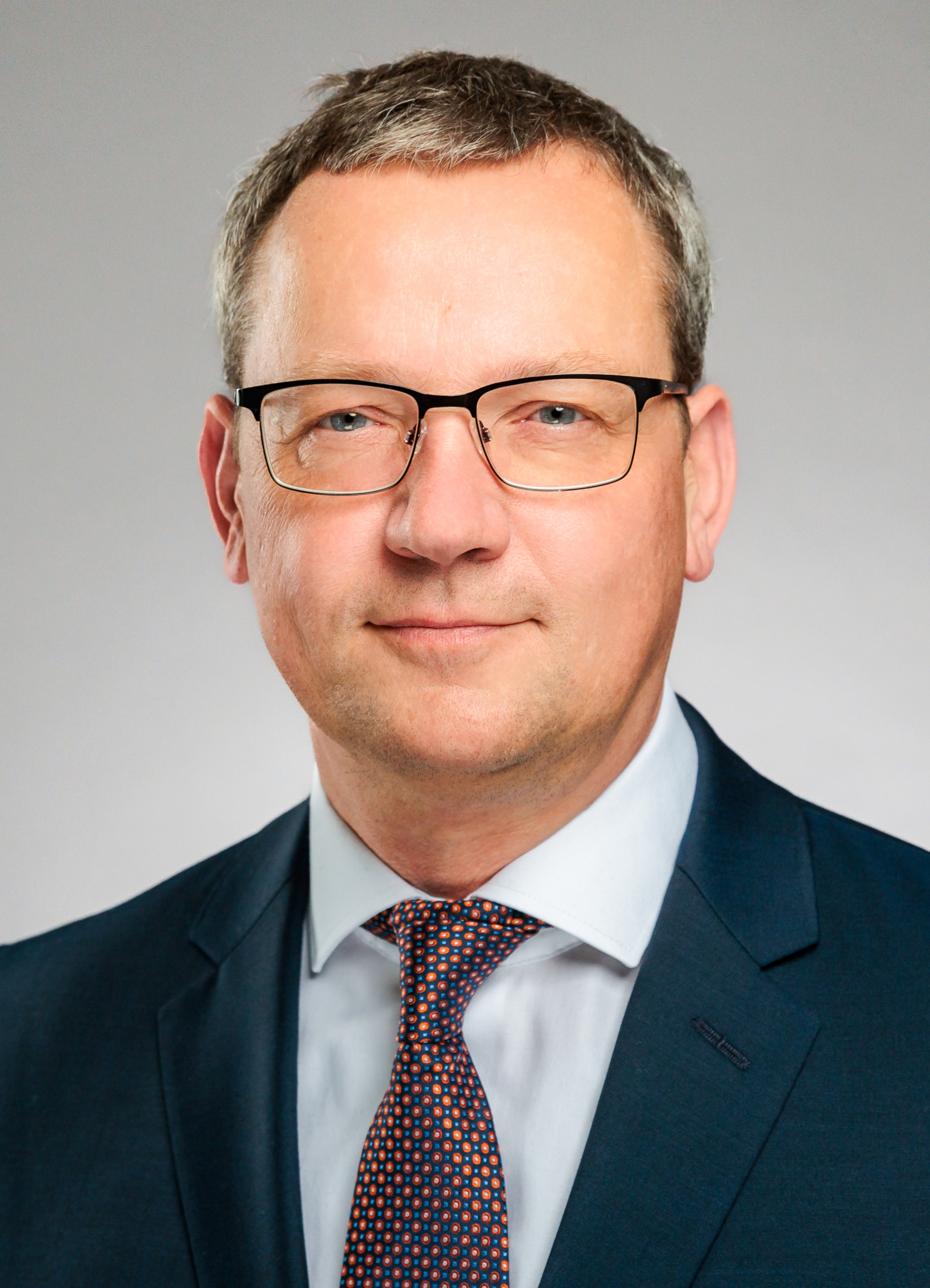 Portraitfoto von Herrn Erning