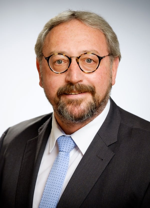 Portraitfoto von Herrn Reinhardt