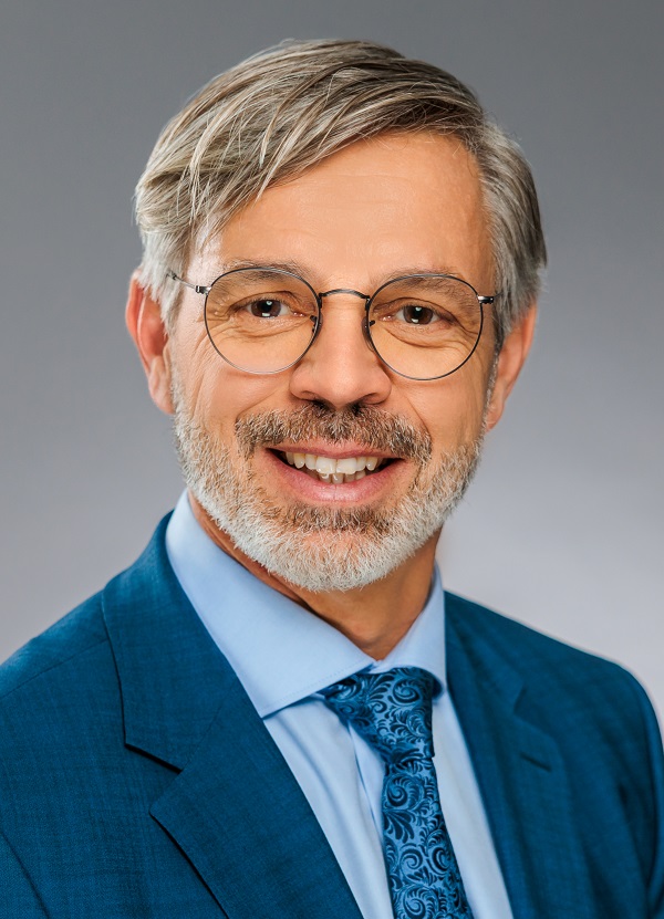 Portraitfoto von Herrn Zengerle