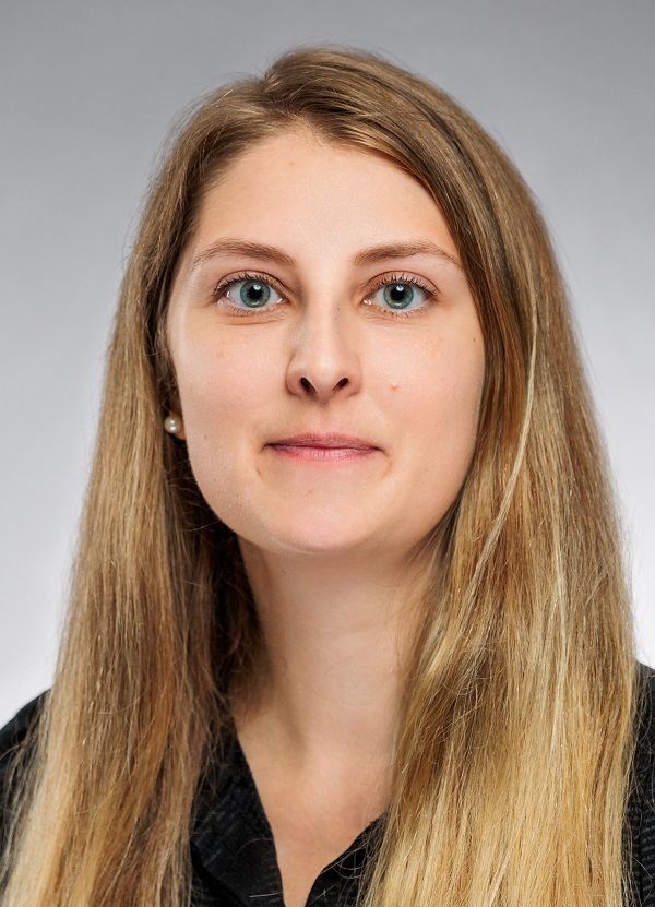 Portraitfoto von Frau Ziegert