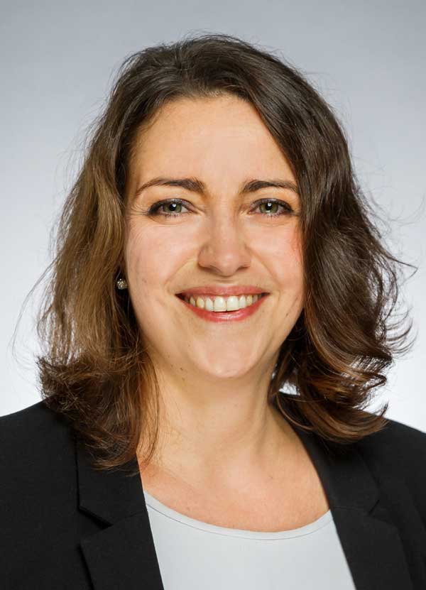Portraitfoto von Frau Buescher