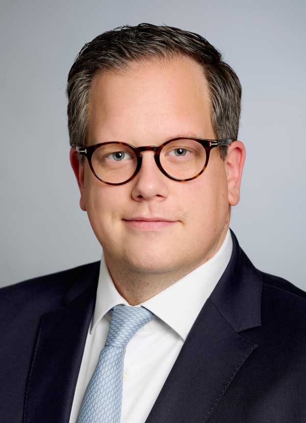 Portraitfoto von Herrn Ibach